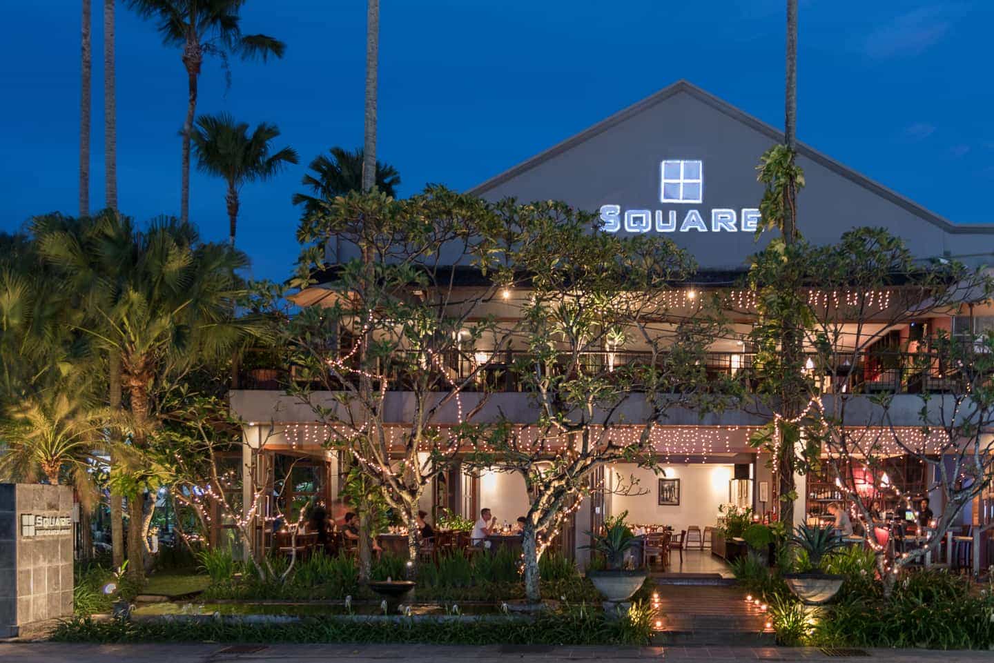 Square Restaurant and Lounge exterior photos